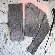 Load image into Gallery viewer, Ombre Seamless 2 Piece Set Women Sport Suit Gym Workout Clothes Long Sleeve Fitness Crop Top And Scrunch Butt Leggings Yoga Set